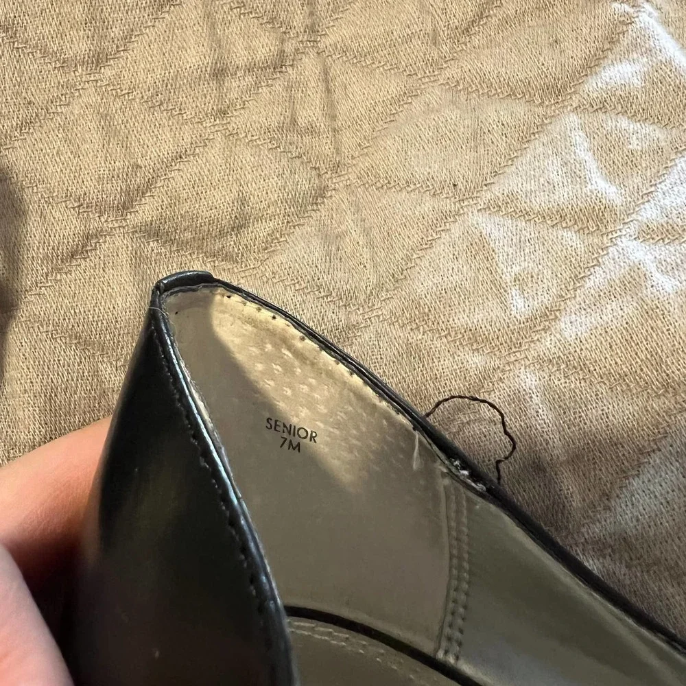 5/ $25 Tahari Black Senior Leather Open Toe Pumps 7M